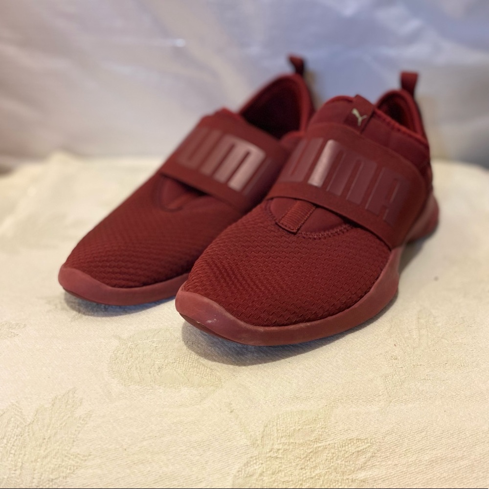 Burgundy color puma slip on tennis shoes